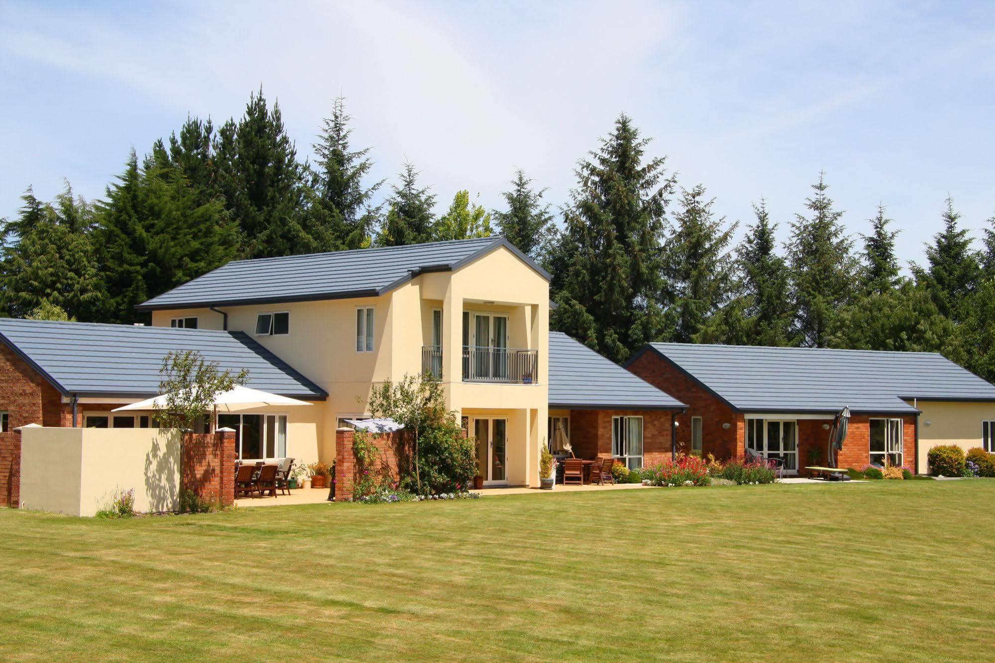 The Meadows Villa Κράισττσερτς Εξωτερικό φωτογραφία