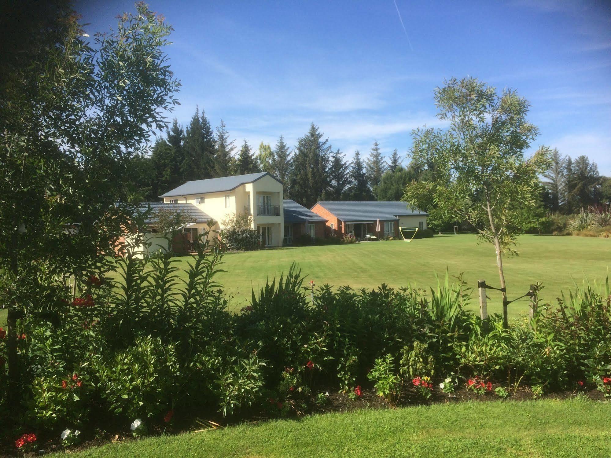 The Meadows Villa Κράισττσερτς Εξωτερικό φωτογραφία